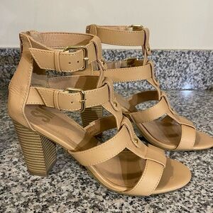 SM New York Women’s Gladiator Strappy Block Heels size 8 in Tan color